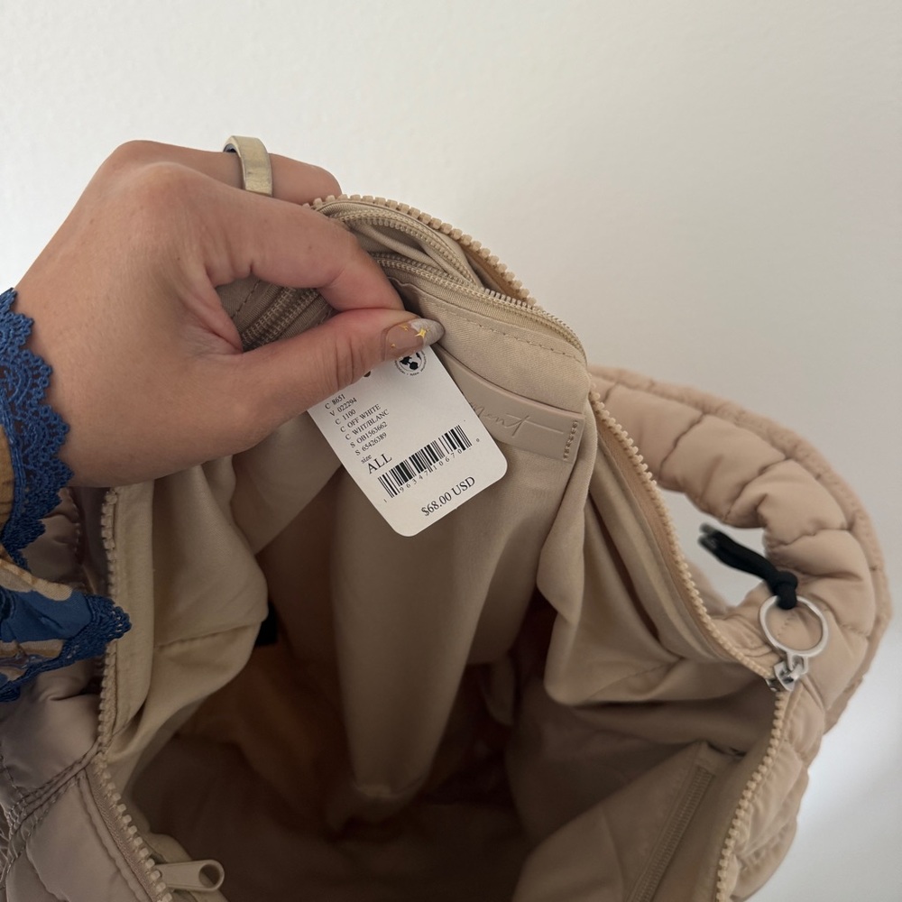 Free People Movement Quilted Carryall Puffer Bag in Beige NWOT - Picture 6 of 6